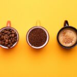 Immagine di diverse marche di caffè con punteggi bassi evidenziati.